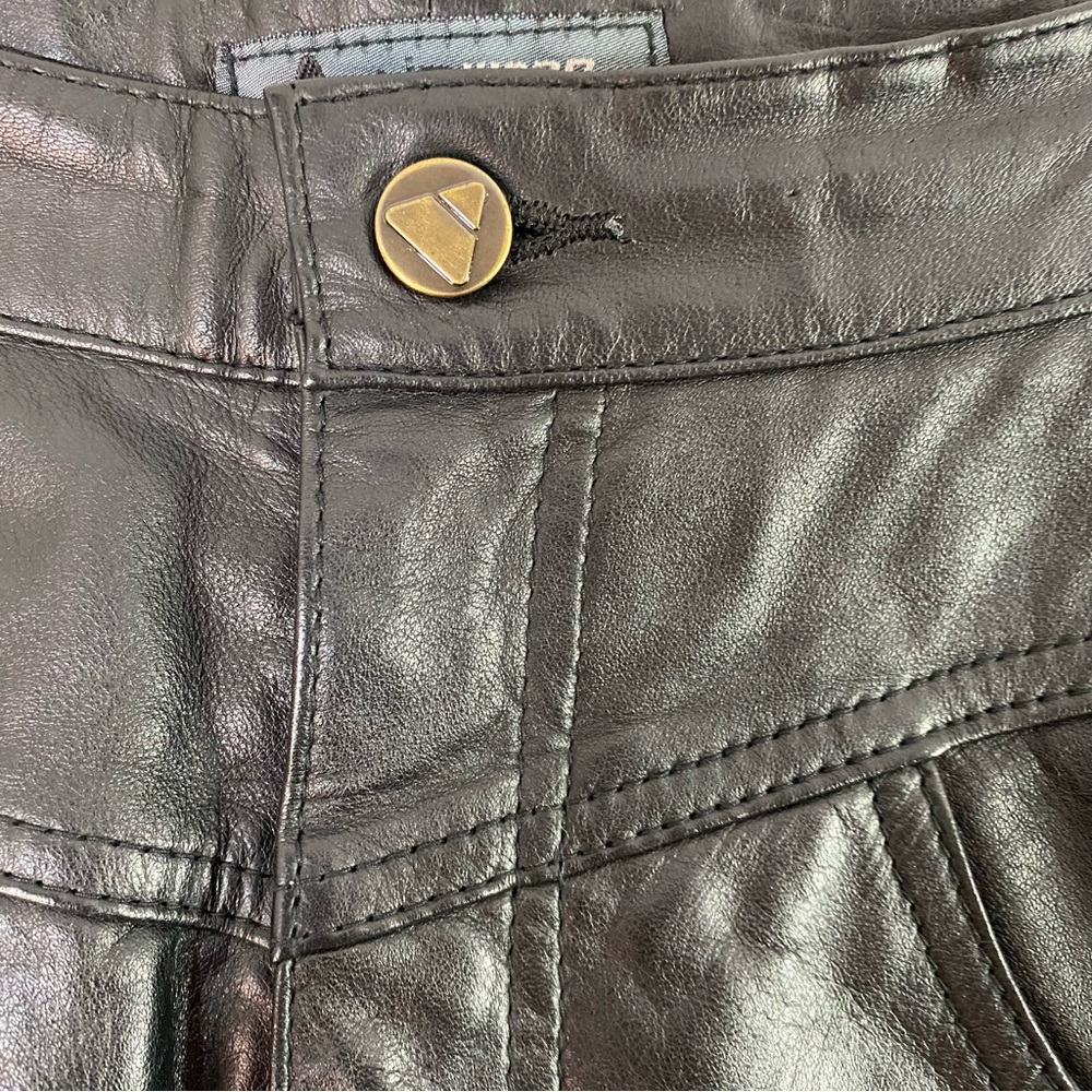 Lizwear Vintage Black Leather Pencil Skirt Size 12 Knee Length 1990s pockets - Picture 4 of 11